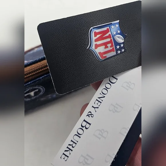 Dooney & Bourke Tennessee Titans Cosmetic Bag Zippered Pouch 6.5 X 4 X 2 NWT - Picture 6 of 11